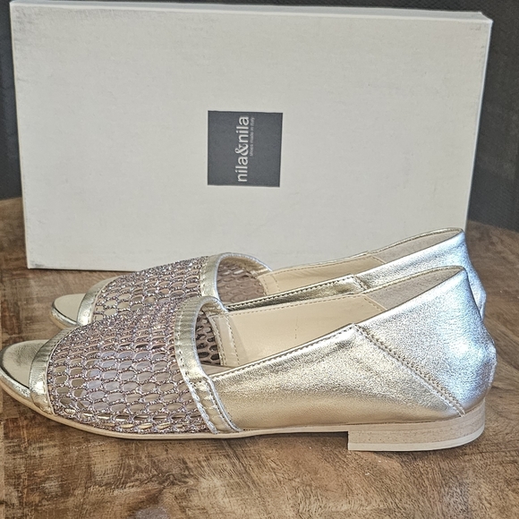 Italy Luxury Flats Platinum Gold Glitter Leather size 37 / US 7 - Picture 3 of 9